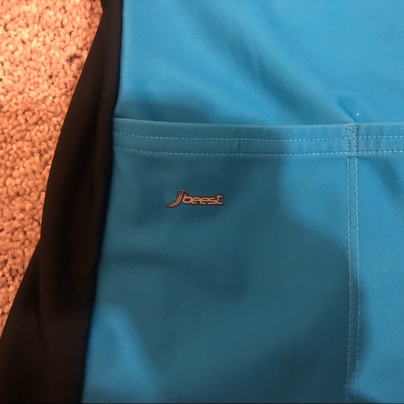 Shebeast Quality Bike Jacket wind resistant, back pockets, reflector stripes. - Picture 4 of 6